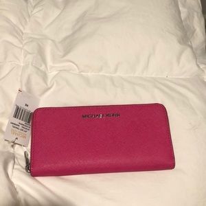 Michael Kors Jet Set Travel Raspberry